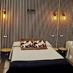 Junior Con Jacuzzi Bed & Breakfast 3*
