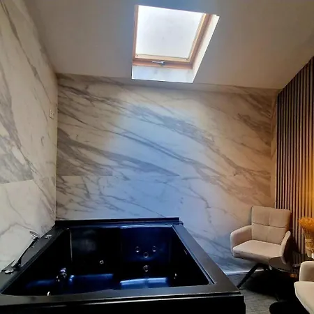 Bed and breakfast Junior Con Jacuzzi 3*