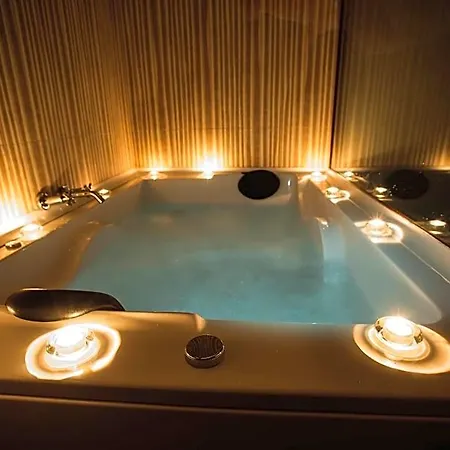 Junior Con Jacuzzi 3*