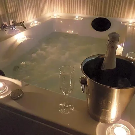 Junior Con Jacuzzi 3*