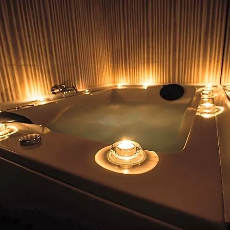 Junior Con Jacuzzi Bed and breakfast 3*