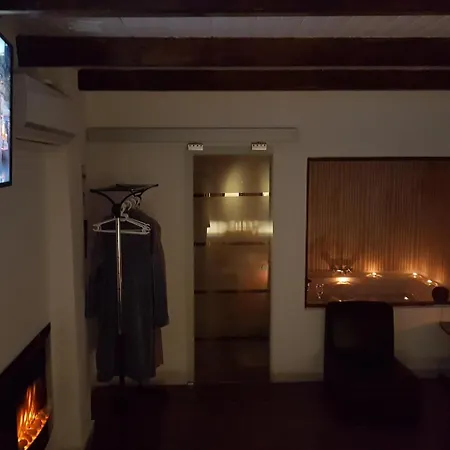 Junior Con Jacuzzi Oda ve Kahvaltı