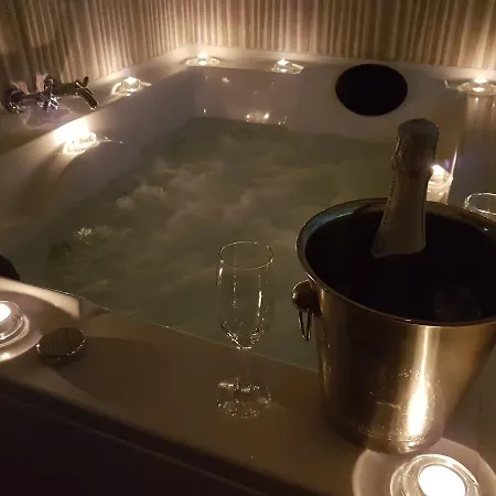 Junior Con Jacuzzi Bed and breakfast
