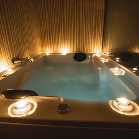Bed and breakfast Junior Con Jacuzzi 3*